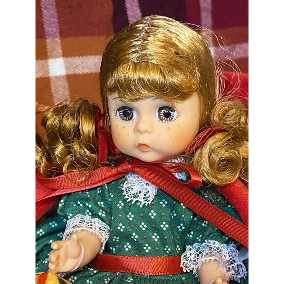 Beautiful Madame Alexander Little Red Riding Hood #140463 Tags, no box. 8" 90s - Picture 2 of 4